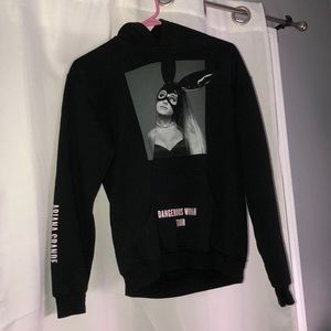ARIANA GRANDE SWEATSHIRT